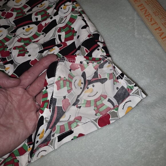 Snowman Print V-Neck Scrub Top 2X By Serene Uniforms - Picture 3 of 11